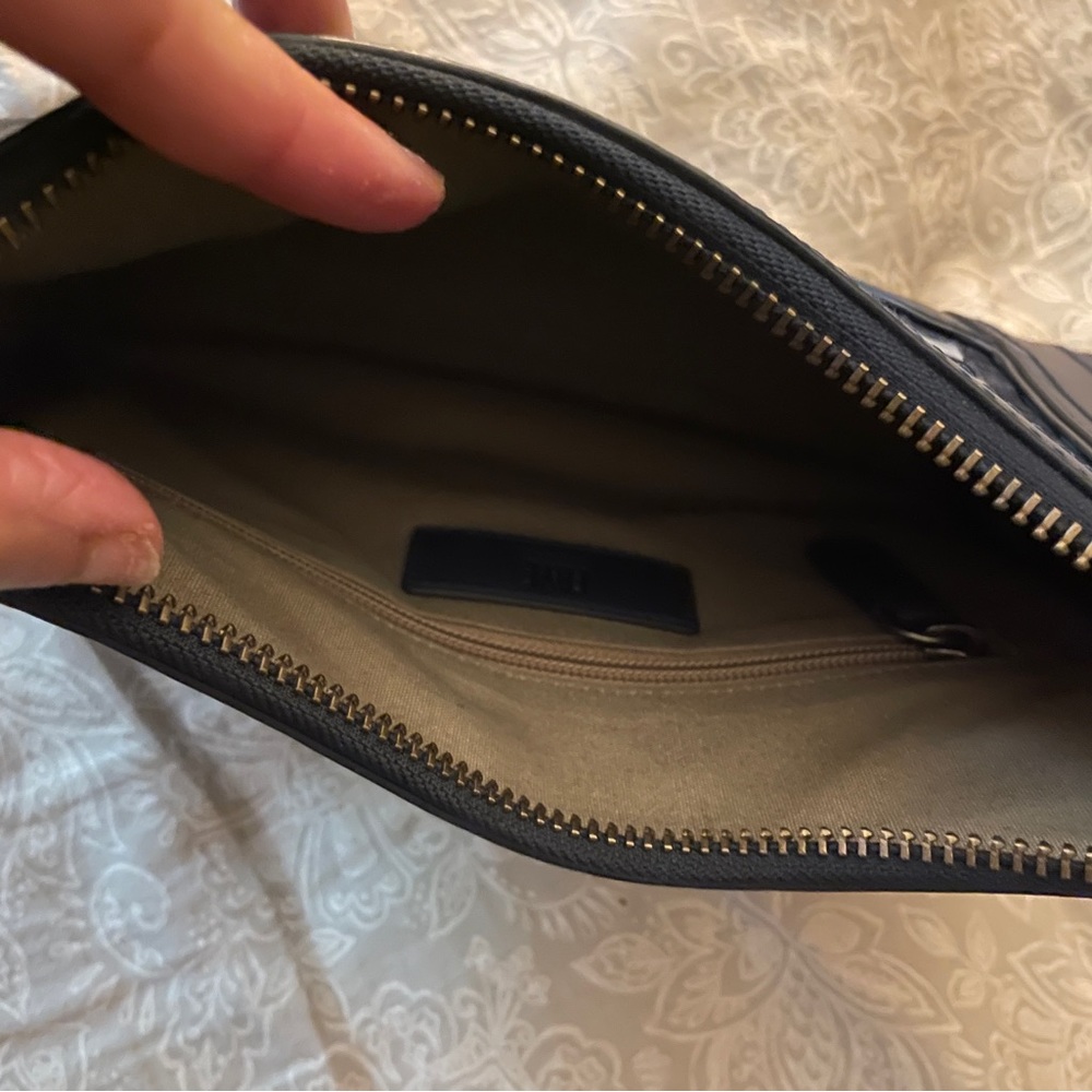 Purse, Barely Used - image 6